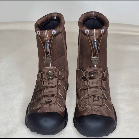 keen pull on boot
